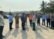 Lanal Lampung Pastikan Kesiapsiagaan Bencana, Bagikan Bantuan dan Edukasi Warga Pesisir Kalianda Lampung Selatan